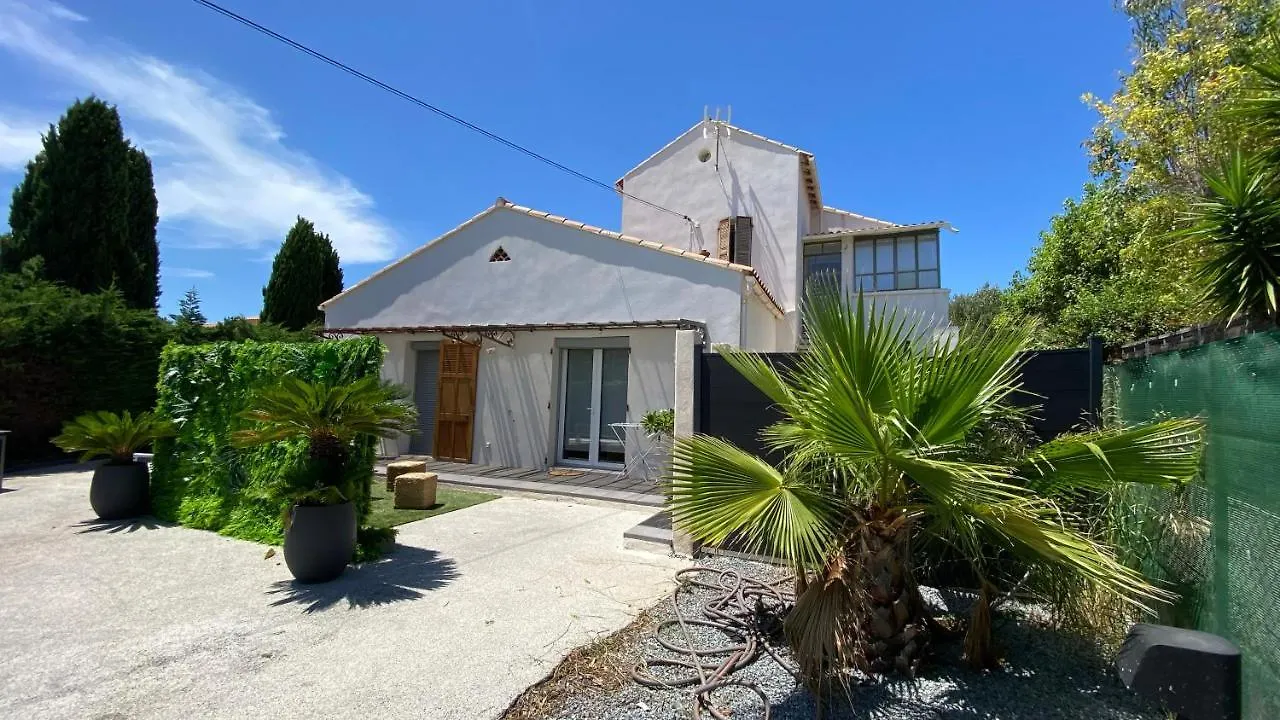 Villa Pierre Et Mer, Maison 6 Personnes A Deux Pas Des Plages contacts